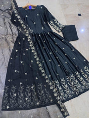 3 Pcs Women's Stitched Shamoz Silk Embroidered Maxi